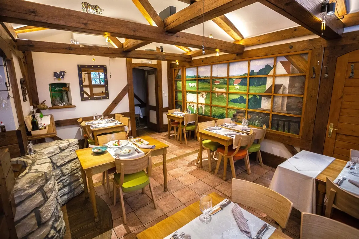 Bílá Kráva: French restaurant in Prague