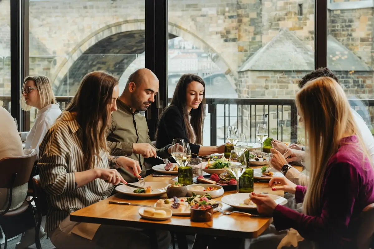 Brunch v restauraci Mlýnec u Karlova mostu